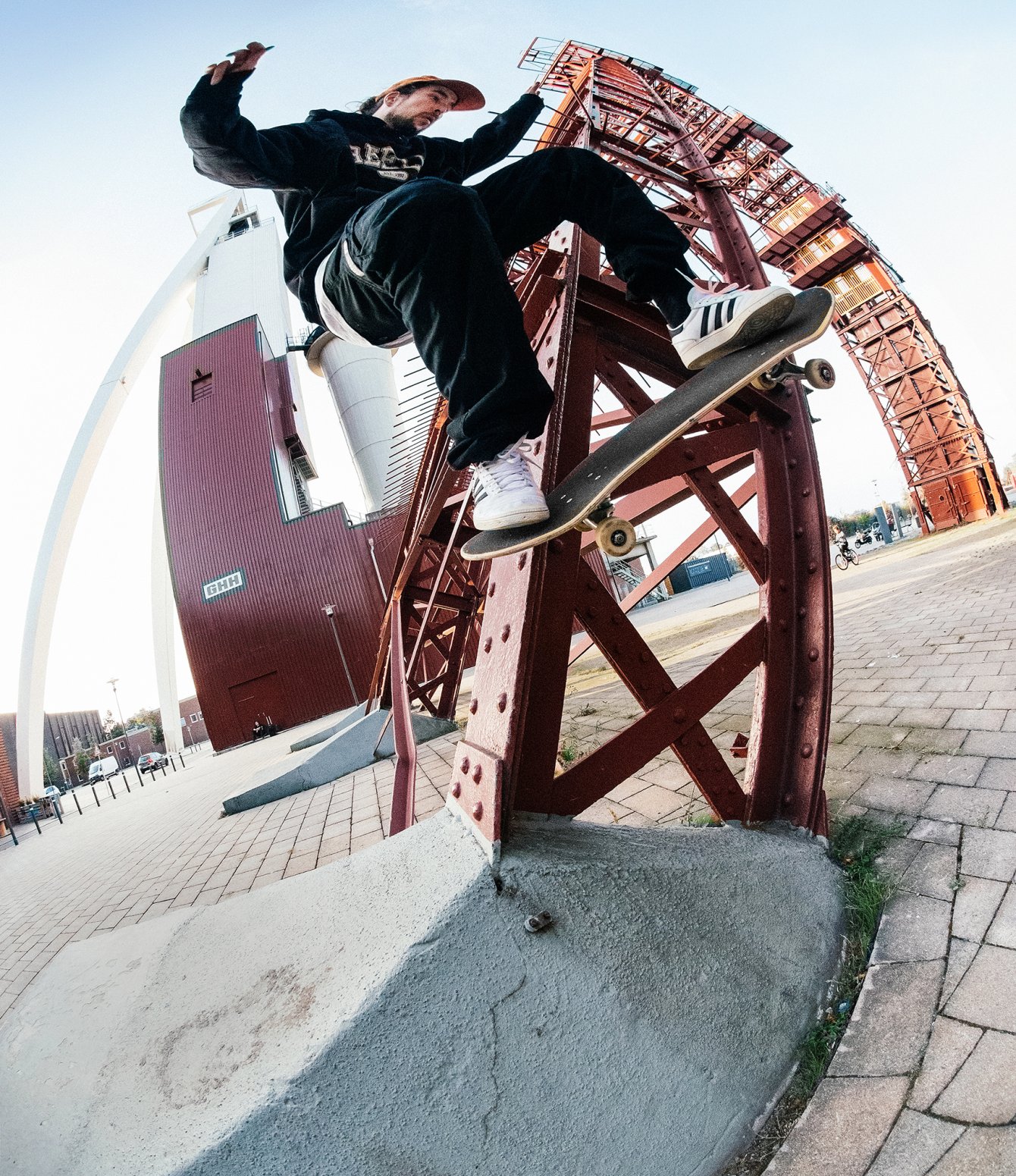 Patrick-Wenz-Wallie_preview